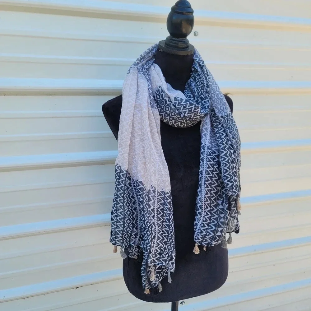 NWOT Marcus Adler Geo Primt Beige Black Scarf Shawl Wrap Tassle Edges 72